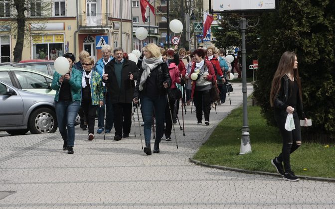 Marszu Nordic Walking Studentów UTW
