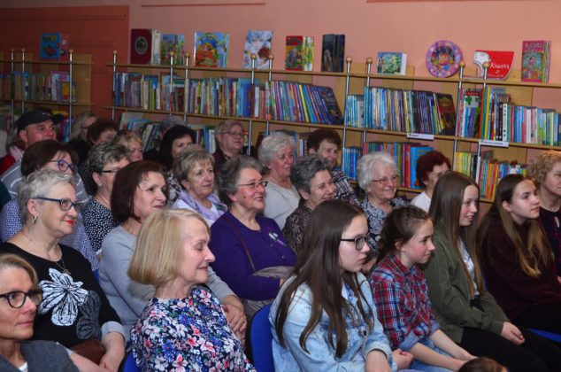 Spotkanie autorskie w Miejskiej Bibliotece Publicznej w Gryficach, Marzena Sztuka, kwiecień 2018