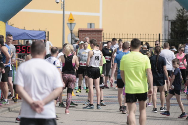 Zawodnicy II edycji Gryf Arena Run, bieg w Gryficach, kwiecień 2018