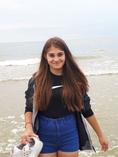Zaginęła Julia Majewska. Ostatni raz była widziana na plaży w Pogorzelicy.