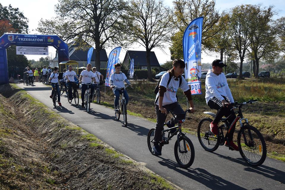 Ścieżka rowerowa Nowielice-Mrzeżyno została oficjalnie otwarta. Fot. Facebook/Gmina Trzebiatów