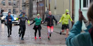 Lokomotywa Uśmiechu w Połczynie Zdroju, 10. 09 2019 r. Deszcz nie odstraszył biegaczy! Fot. Facebook